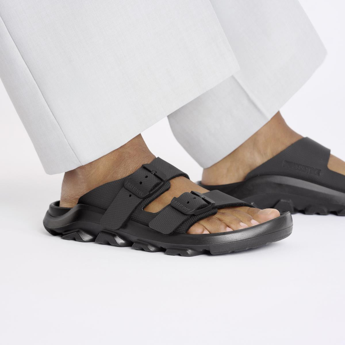 Birkenstock Mogami Terra 2 Strap Apex Black - Image 3